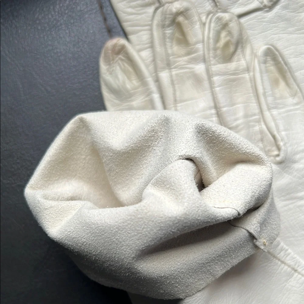 Vintage | Elegant Long Cream Off-white Leather Opera Gloves Small